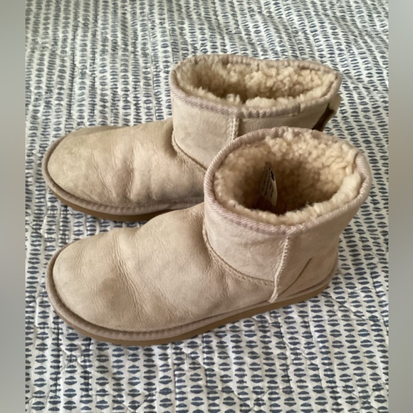 UGG Cory II Geniune Shearling Lined Suede Ankle Boot Women’s size 6W - Picture 3 of 7